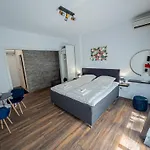 Central Apartments *