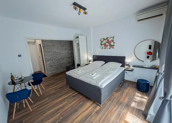 Central Apartments *